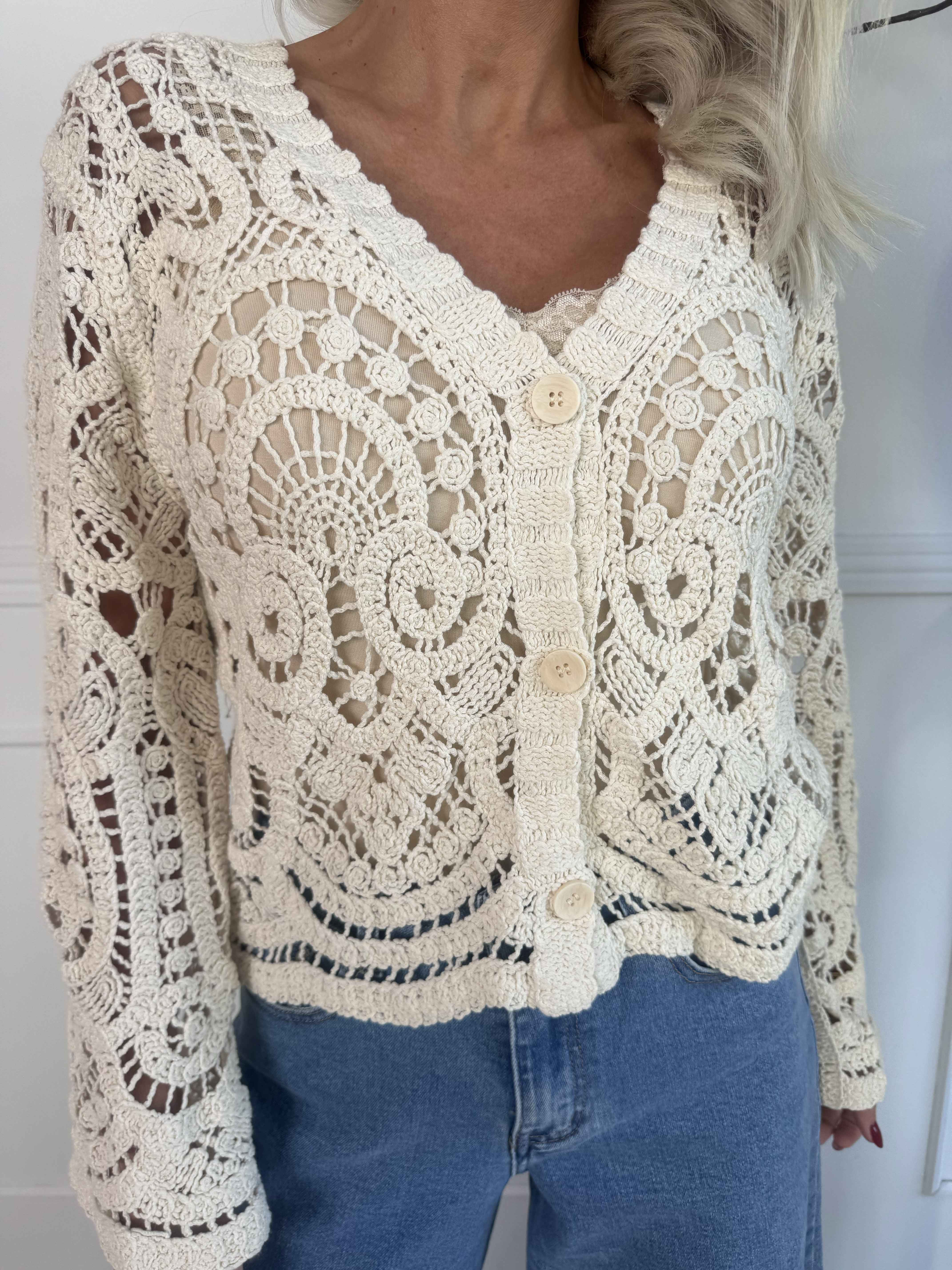 Isabella - Virkad bomullsblus med knappar